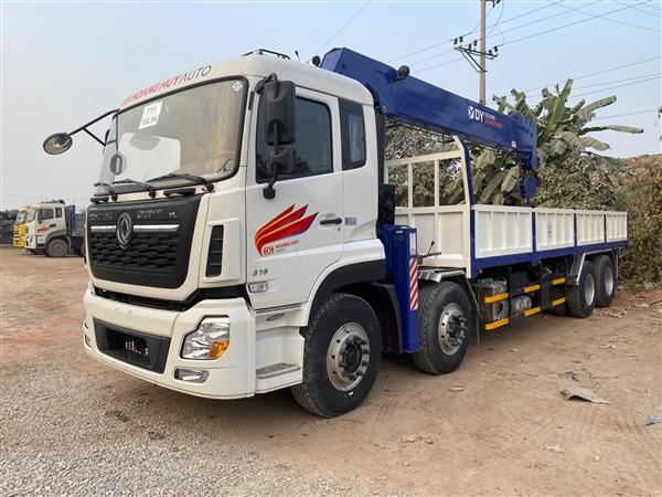 XE NÂNG ĐẦU DONGFENG D8 NHẬP KHẨU 8 TẤN 2026